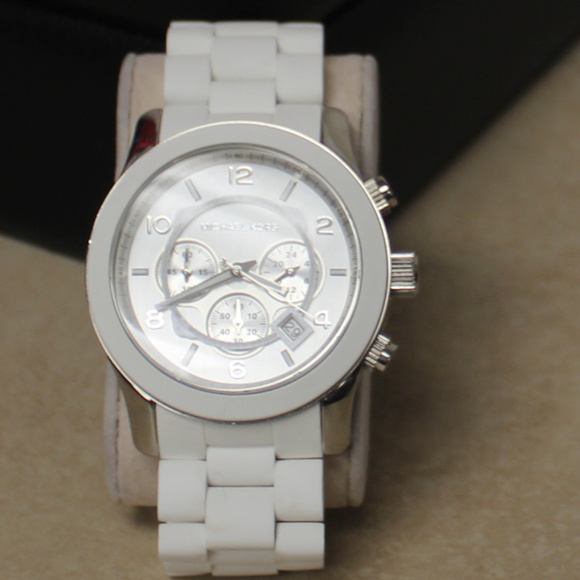 MICHAEL KORS MK8108 Runway Chrono Unisex Watch main image 4